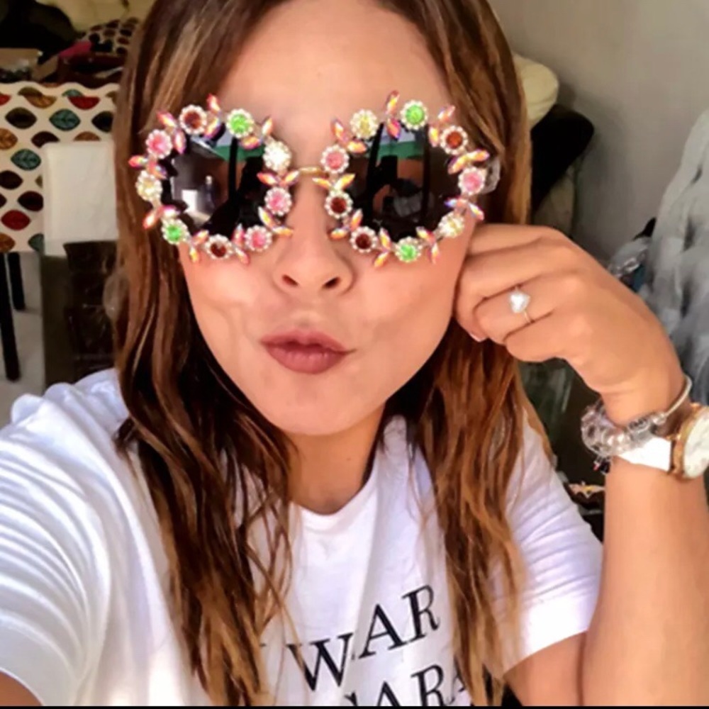 Classic Round Rhinestone Sunglasses🛍Coming soon